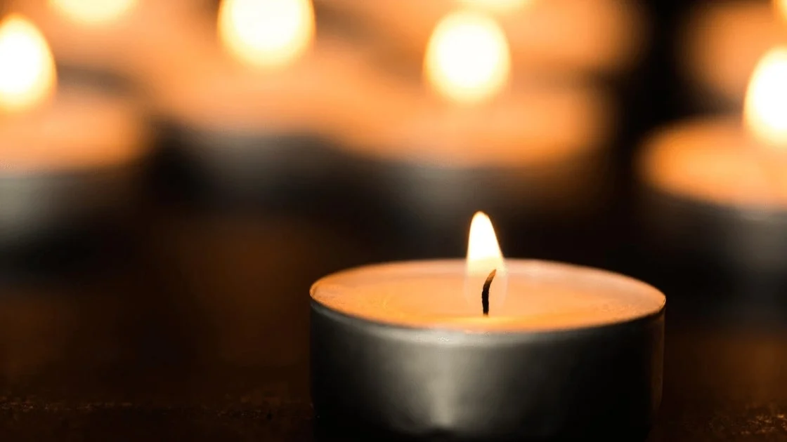 Prayer vs Meditation Images