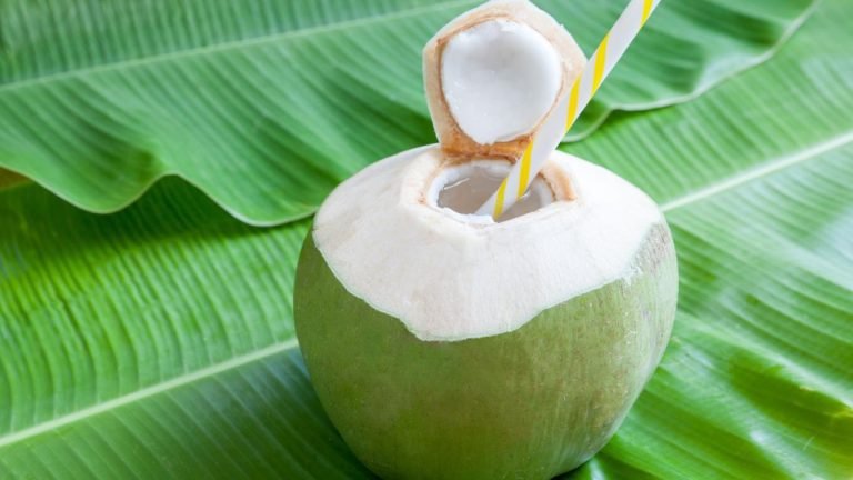 Benefits of Coconut Water for Skin