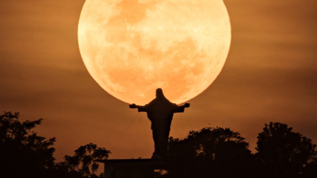 Moon Gazing Rituals
